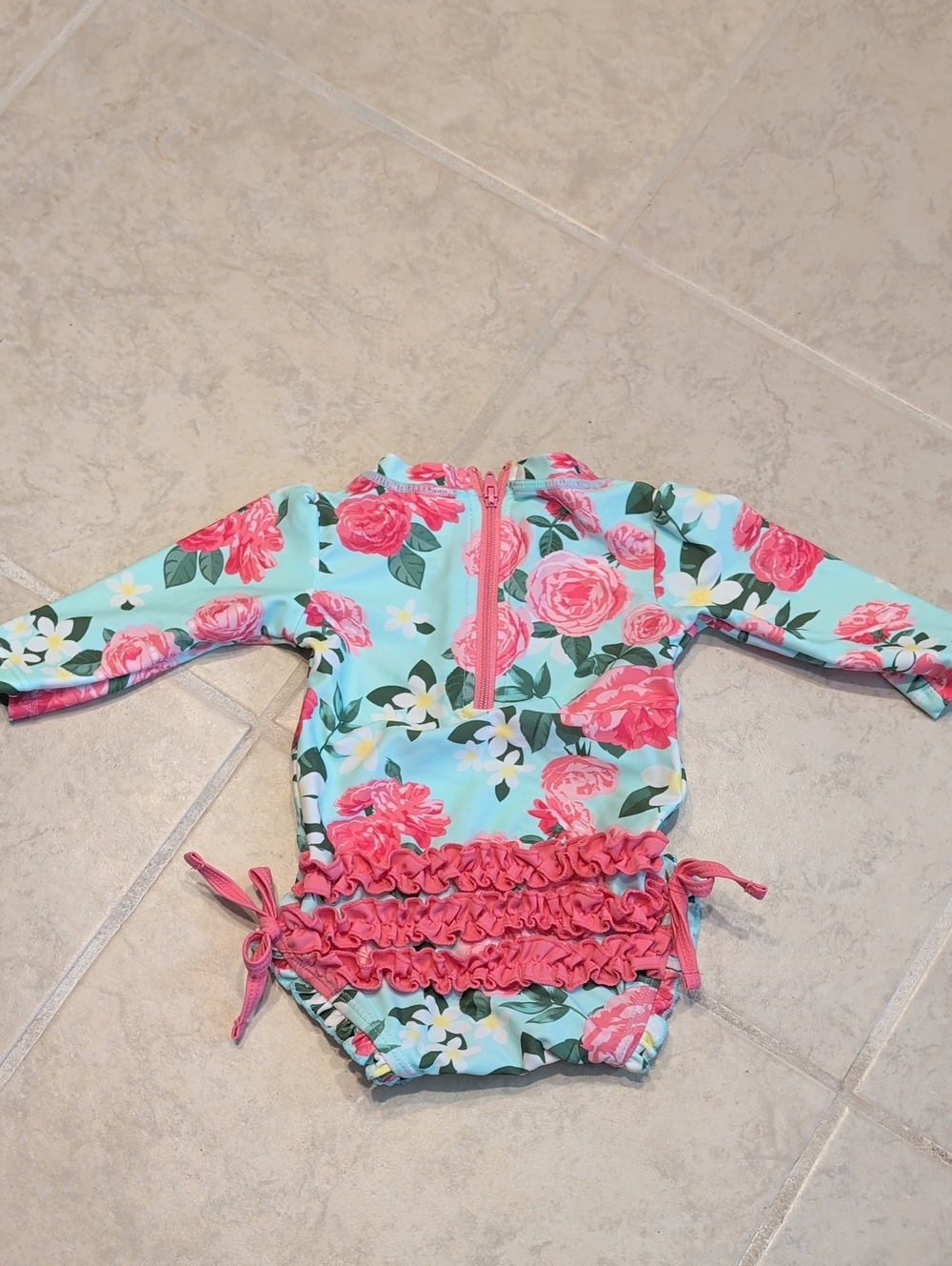Ruffle Butts Long Sleeve Rash Guard With Ruffle Butts Bottom - Picture 3 of 3